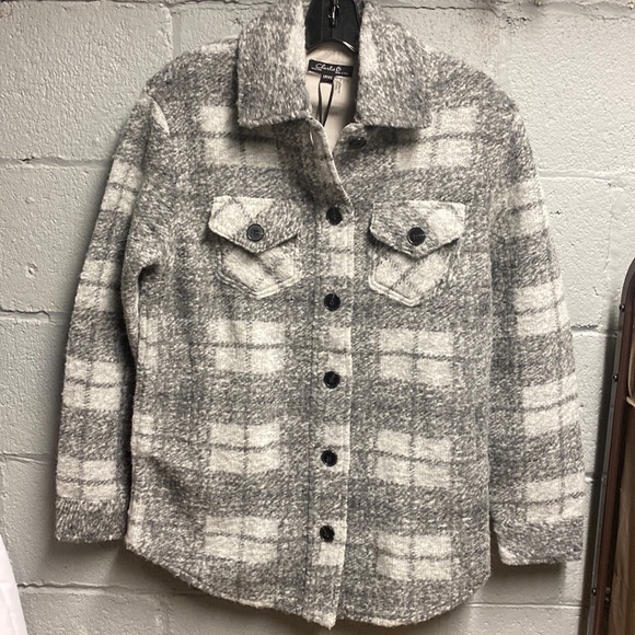 Cozy Plaid shacket NWT - Picture 4 of 6